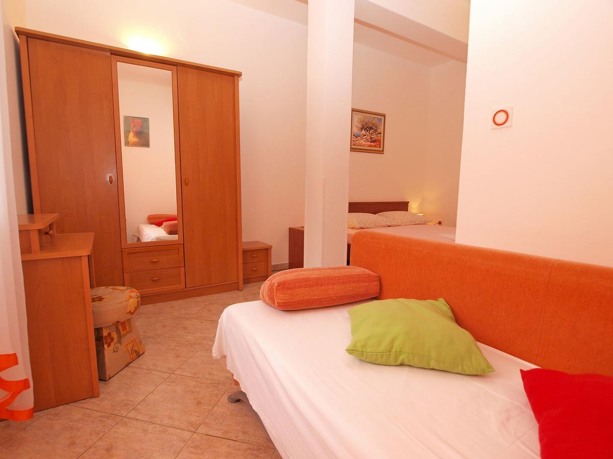Apartments Slavka 1155 Pula Zewnętrze zdjęcie