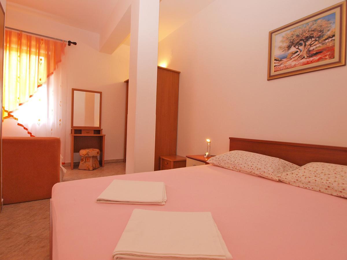 Apartments Slavka 1155 Pula Zewnętrze zdjęcie