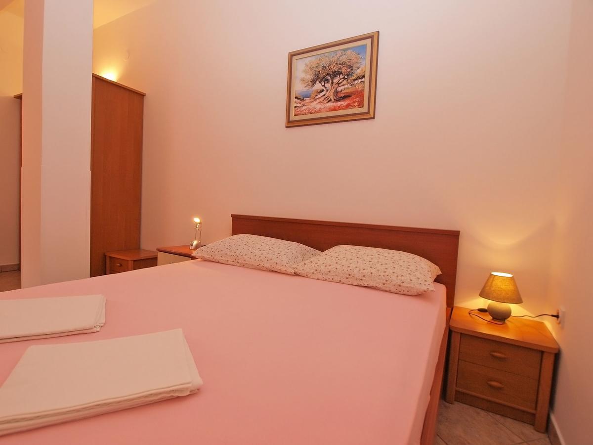 Apartments Slavka 1155 Pula Zewnętrze zdjęcie