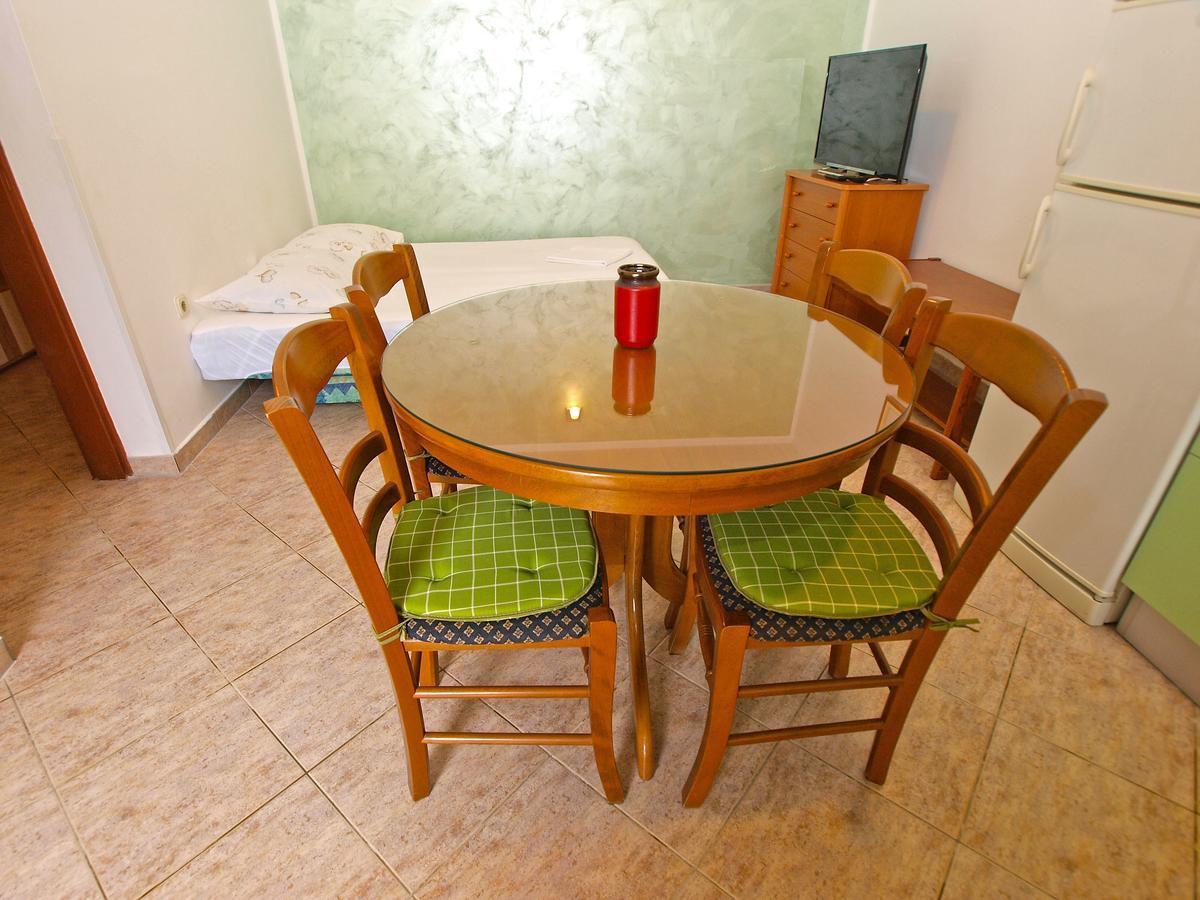 Apartments Slavka 1155 Pula Zewnętrze zdjęcie