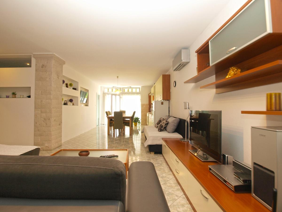Apartments Slavka 1155 Pula Zewnętrze zdjęcie