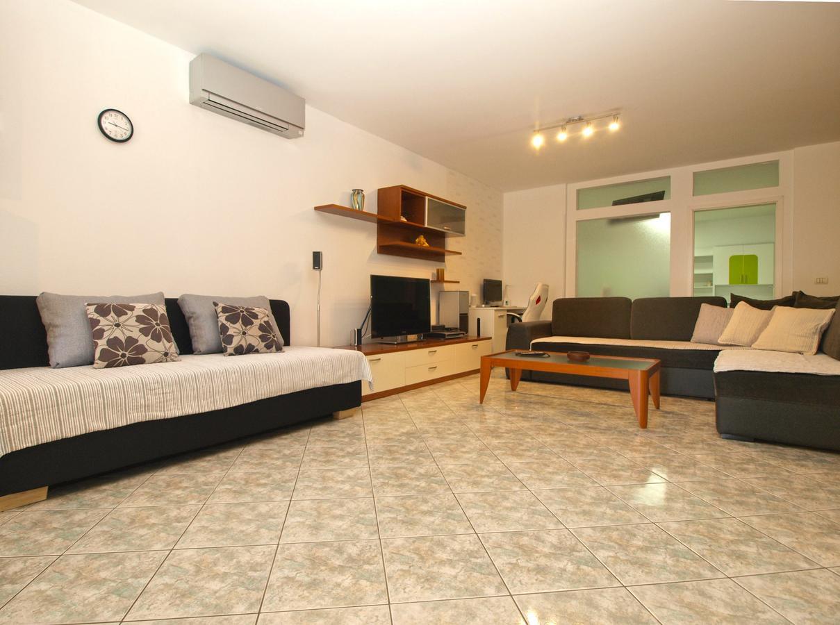 Apartments Slavka 1155 Pula Zewnętrze zdjęcie