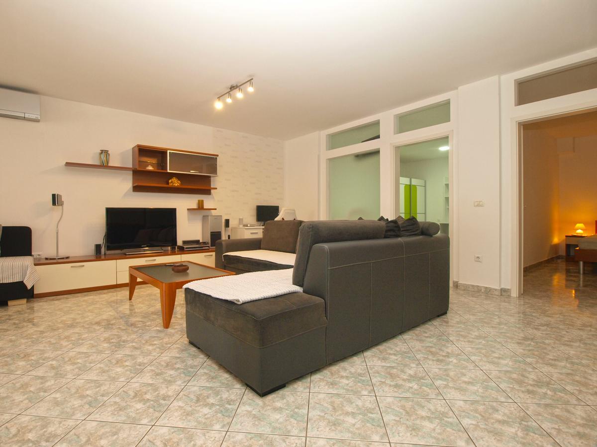 Apartments Slavka 1155 Pula Zewnętrze zdjęcie