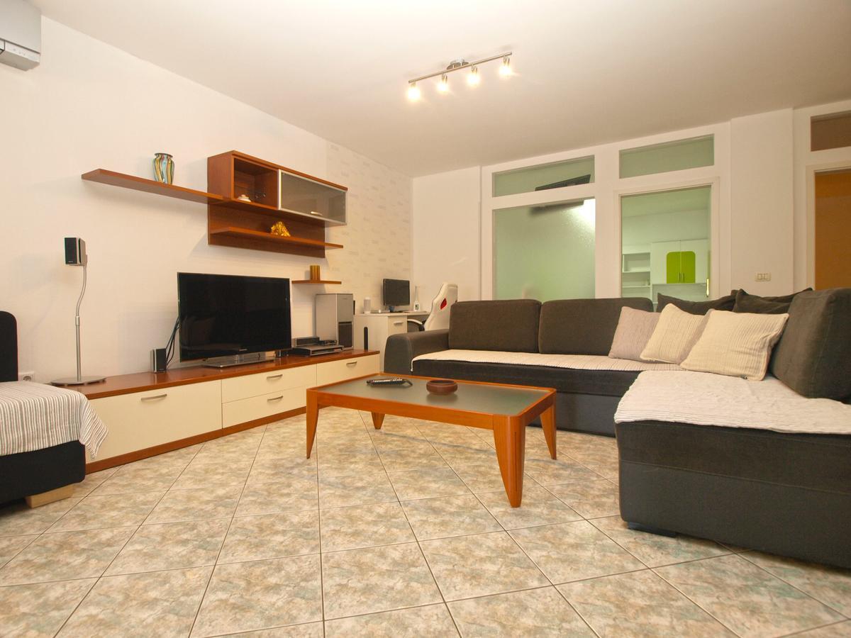 Apartments Slavka 1155 Pula Zewnętrze zdjęcie